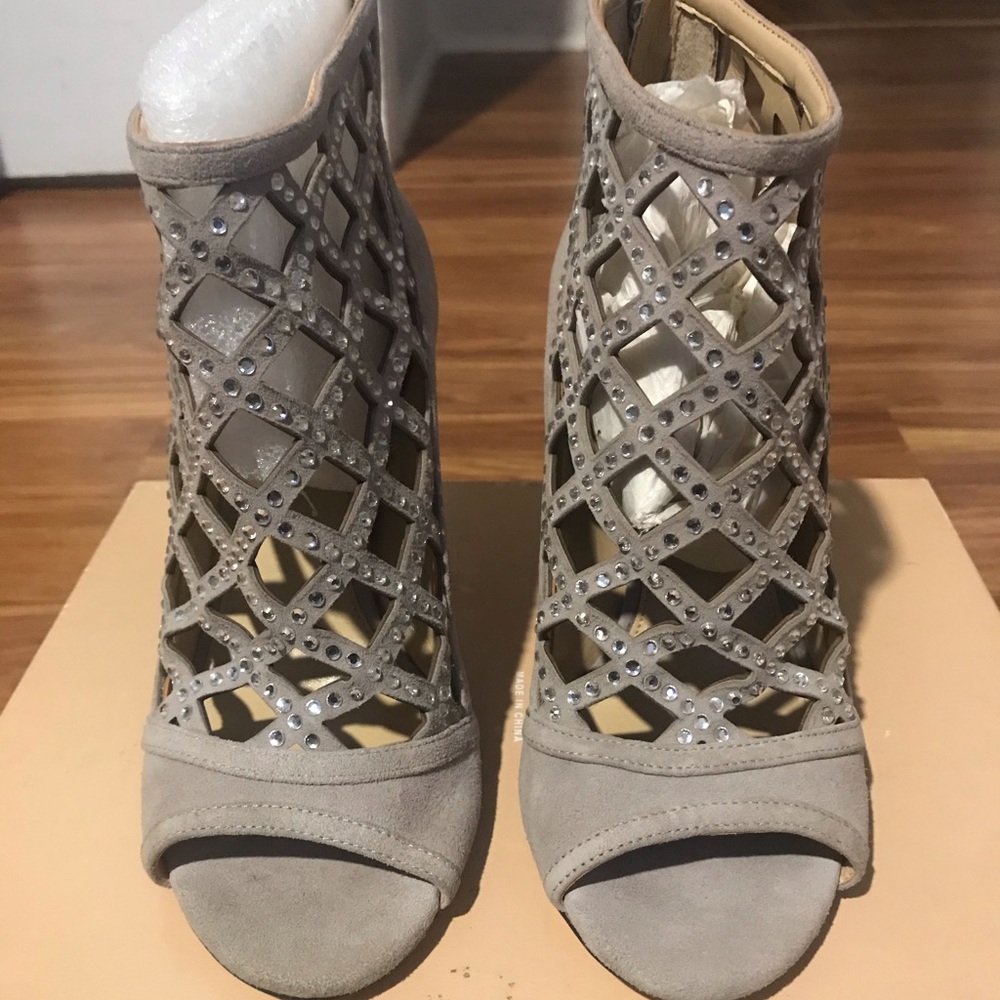 Michael Kors Yvonne open toe bootie!!! ((No box))